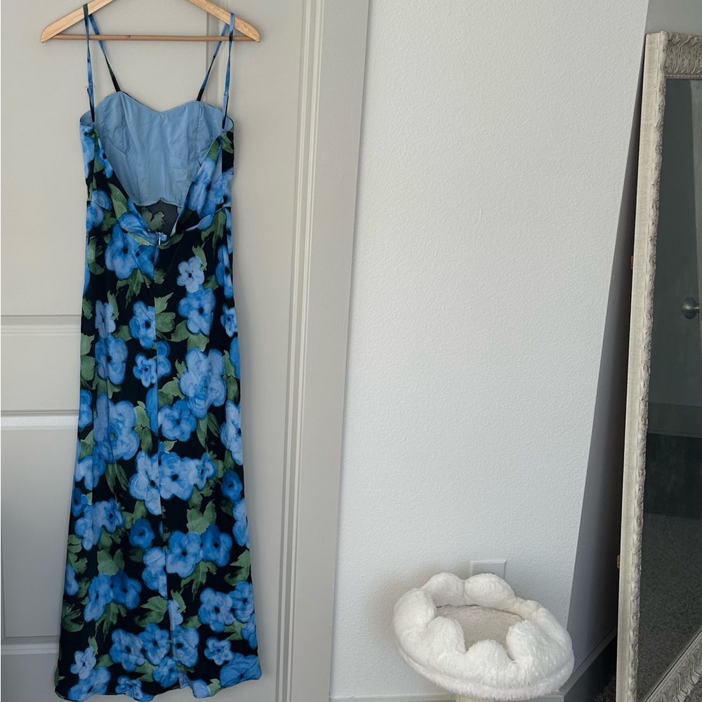 Selfie Leslie Low Back Floral Maxi Dress - Picture 7 of 8